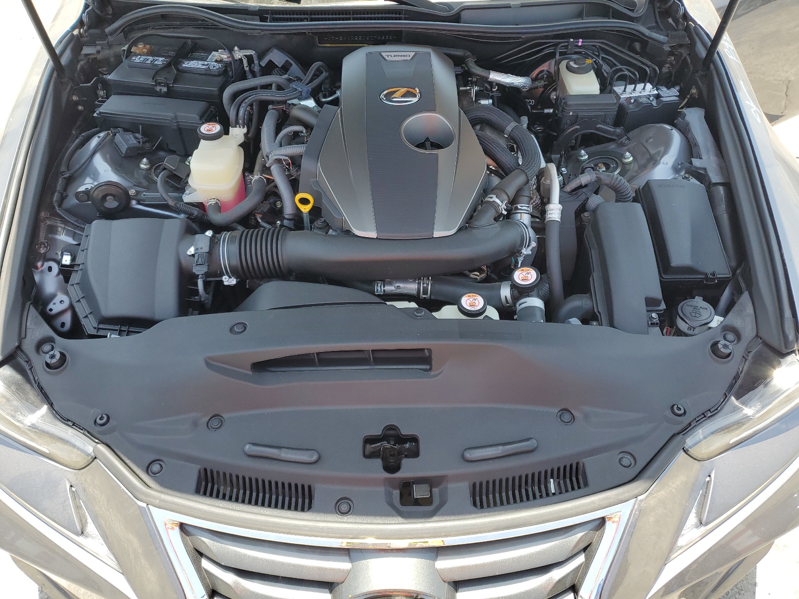 JTHBA1D22J5075695 2018 Lexus Is 300