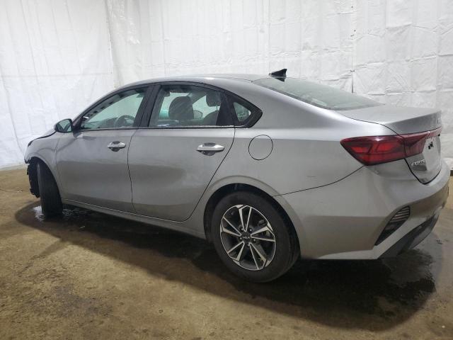 3KPF24AD2NE457047 Kia Forte FE 2