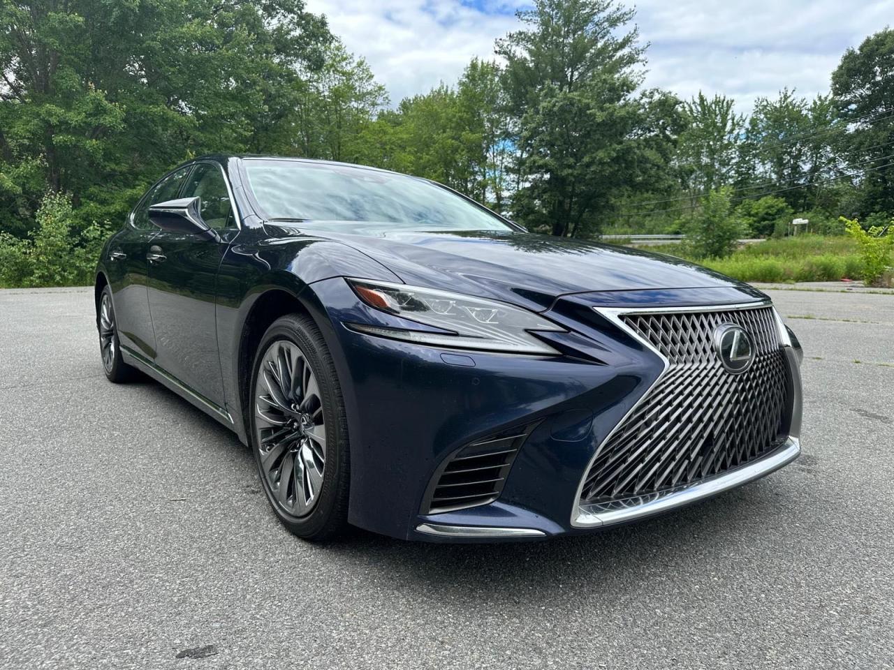 JTHC51FFXJ5002051 2018 LEXUS LS - Image 1