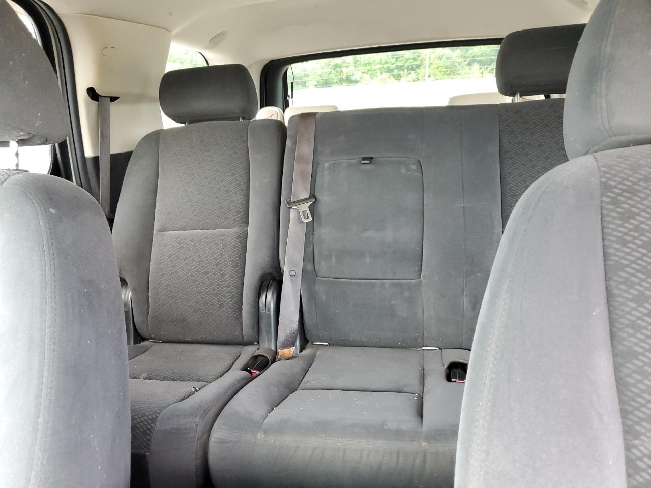 2007 GMC Yukon - Image 10