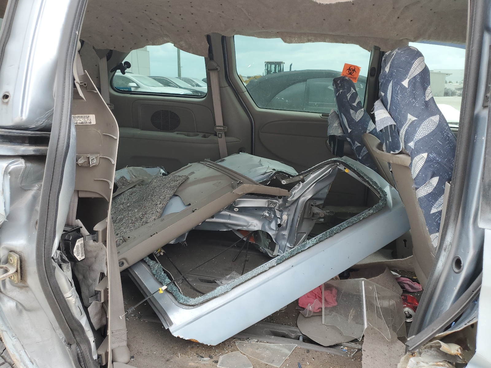 1B4GP25342B710760 2002 Dodge Caravan Se