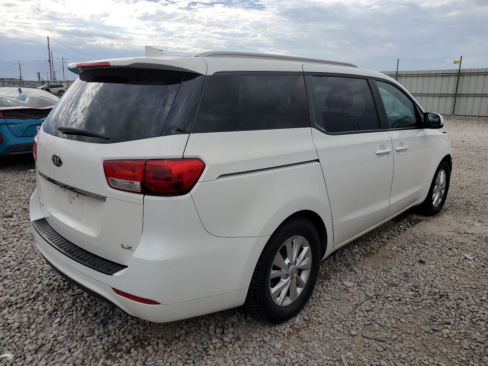 KNDMB5C1XF6061357 2015 Kia Sedona Lx