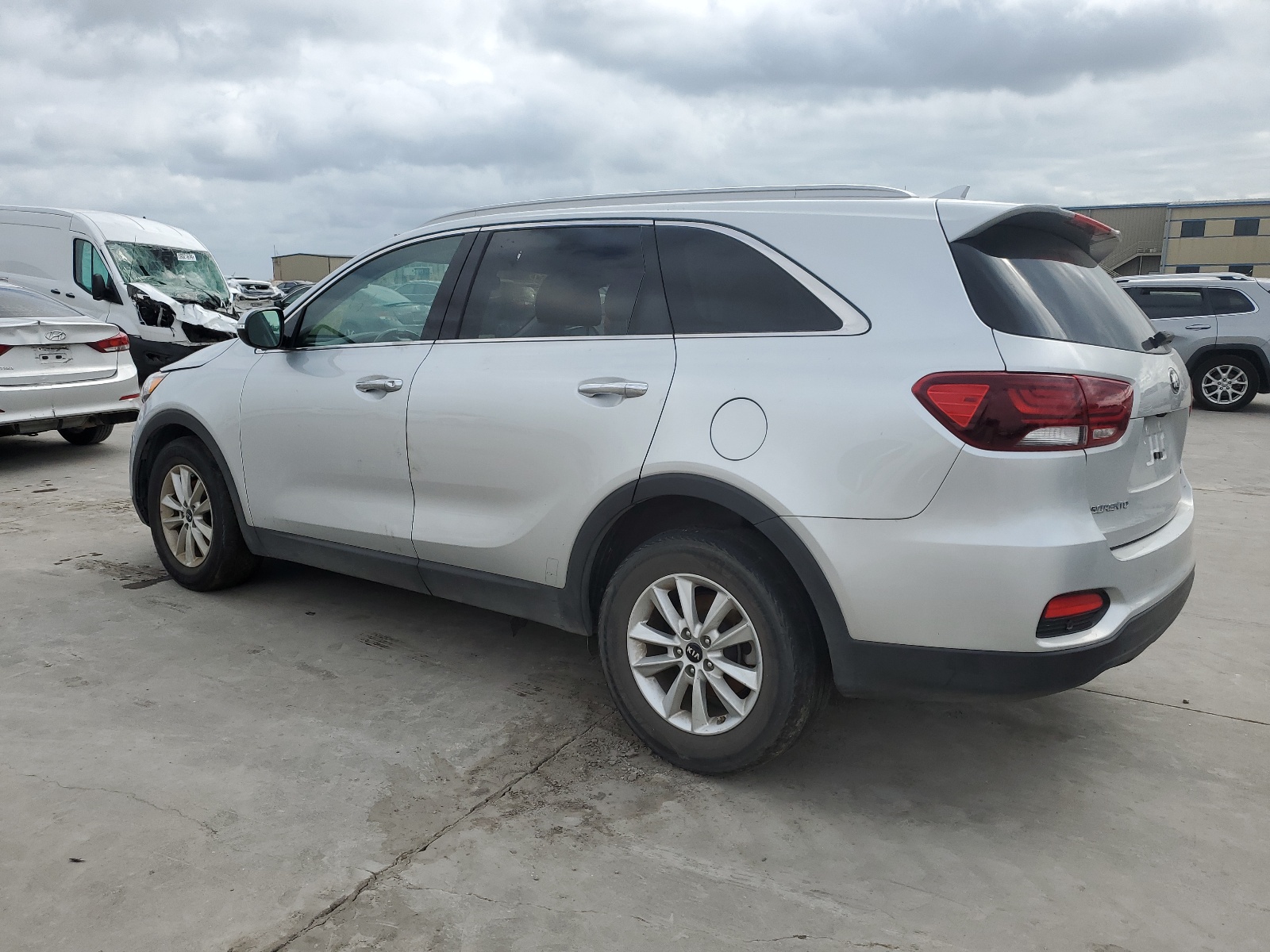 2019 Kia Sorento L vin: 5XYPG4A35KG591000