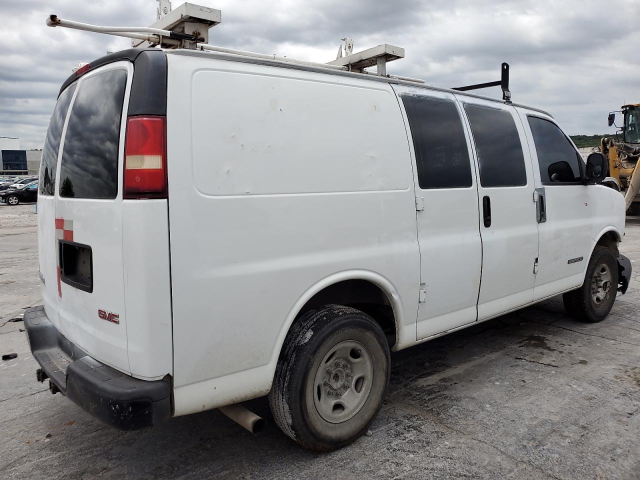 2006 GMC Savana - Image 3