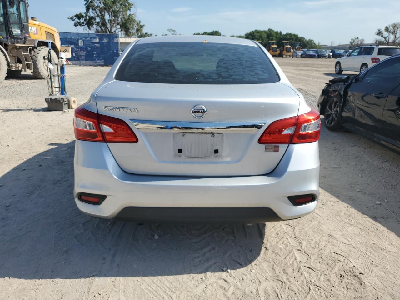 2017 Nissan Sentra - Image 6