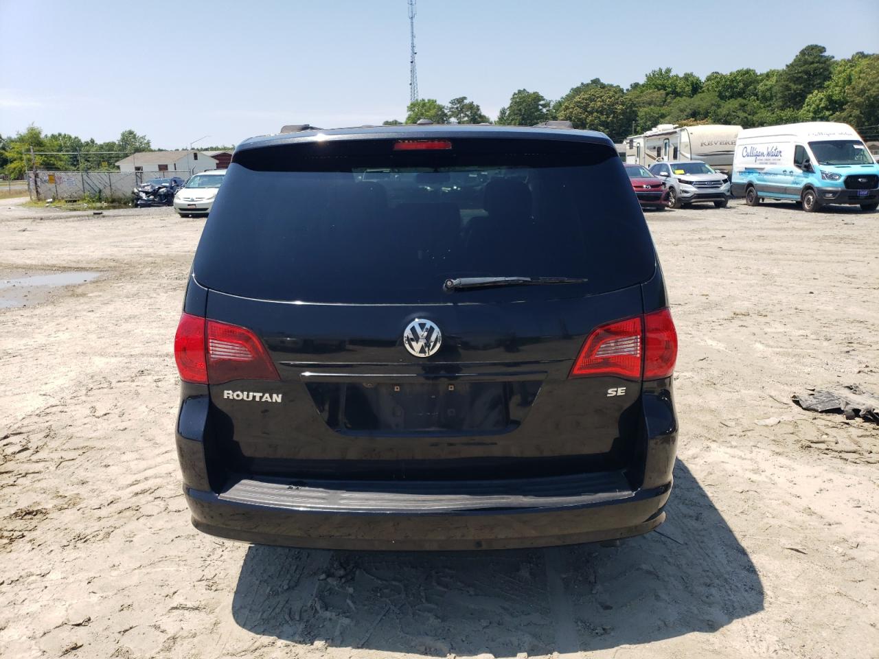 2011 Volkswagen Routan Se VIN: 2V4RW3DGXBR621985 Lot: 60298924