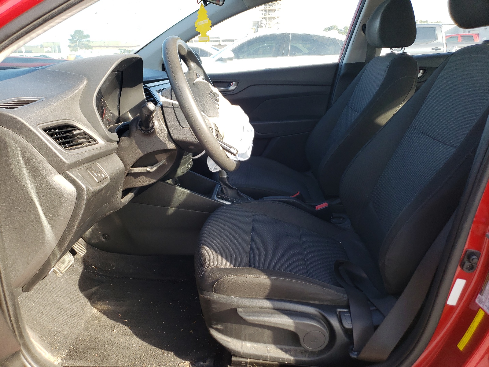 3KPC24A35KE042598 2019 Hyundai Accent Se