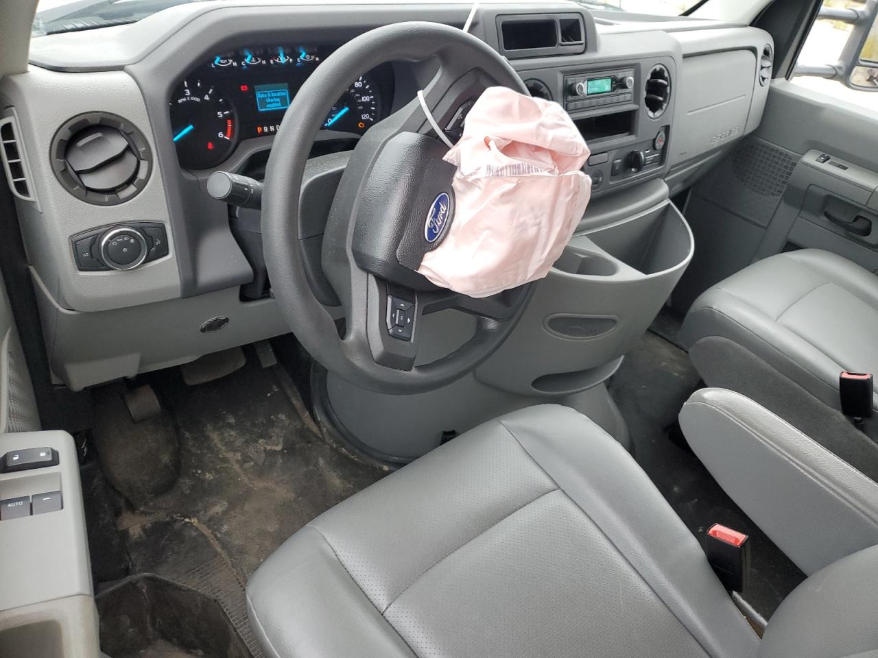 2022 Ford Econoline E350 Super Duty Cutaway Van VIN: 1FDWE3FK9NDC29780 Lot: 57814124