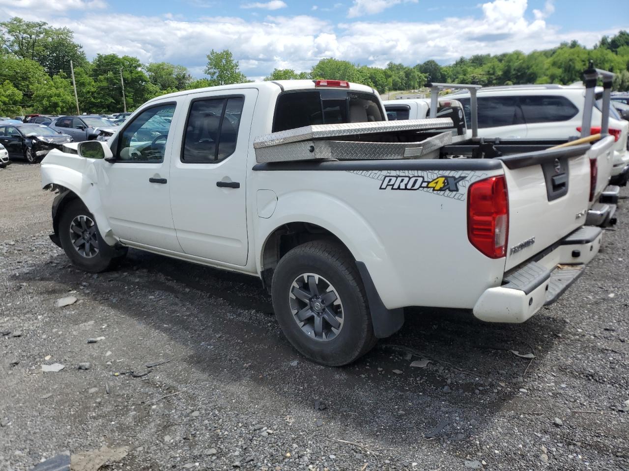 1N6AD0EV0KN711701 2019 NISSAN NAVARA - Image 2