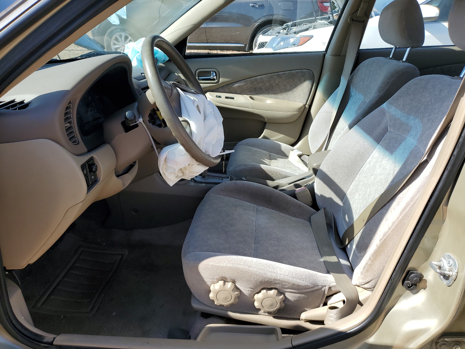 3N1CB51D21L498974 2001 Nissan Sentra Xe