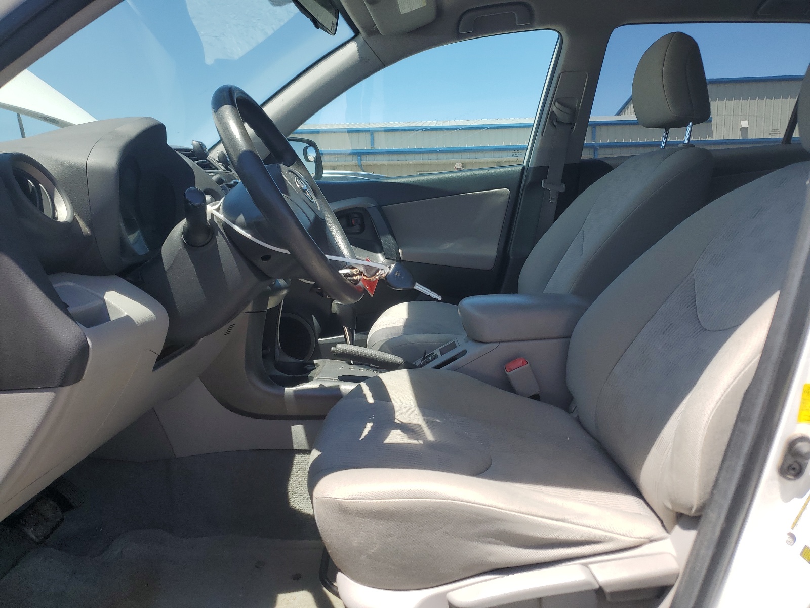 2T3ZF4DV5BW087928 2011 Toyota Rav4