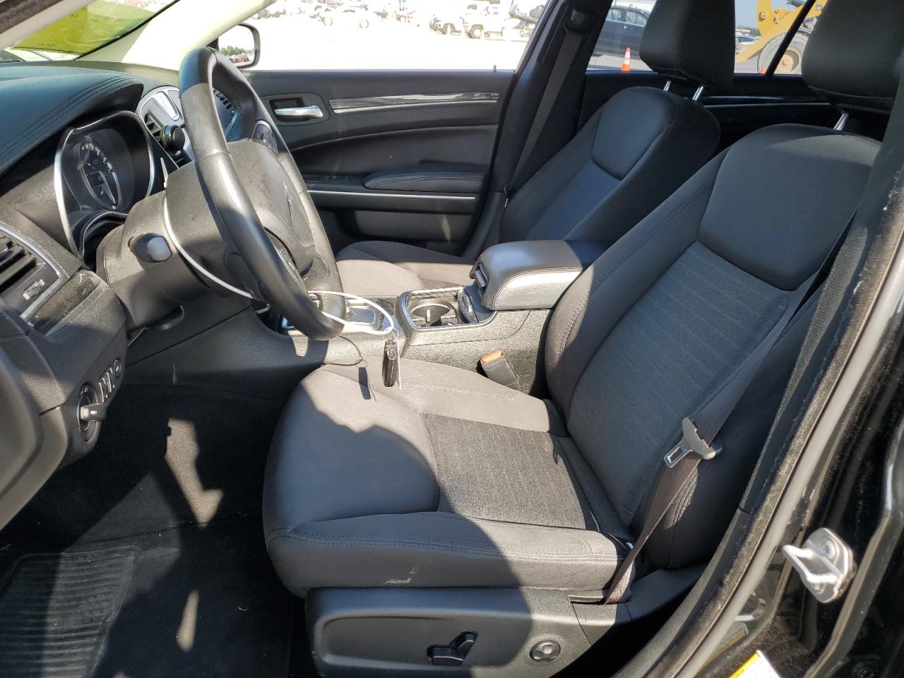 2019 Chrysler 300 Touring VIN: 2C3CCAAG0KH675985 Lot: 60339284