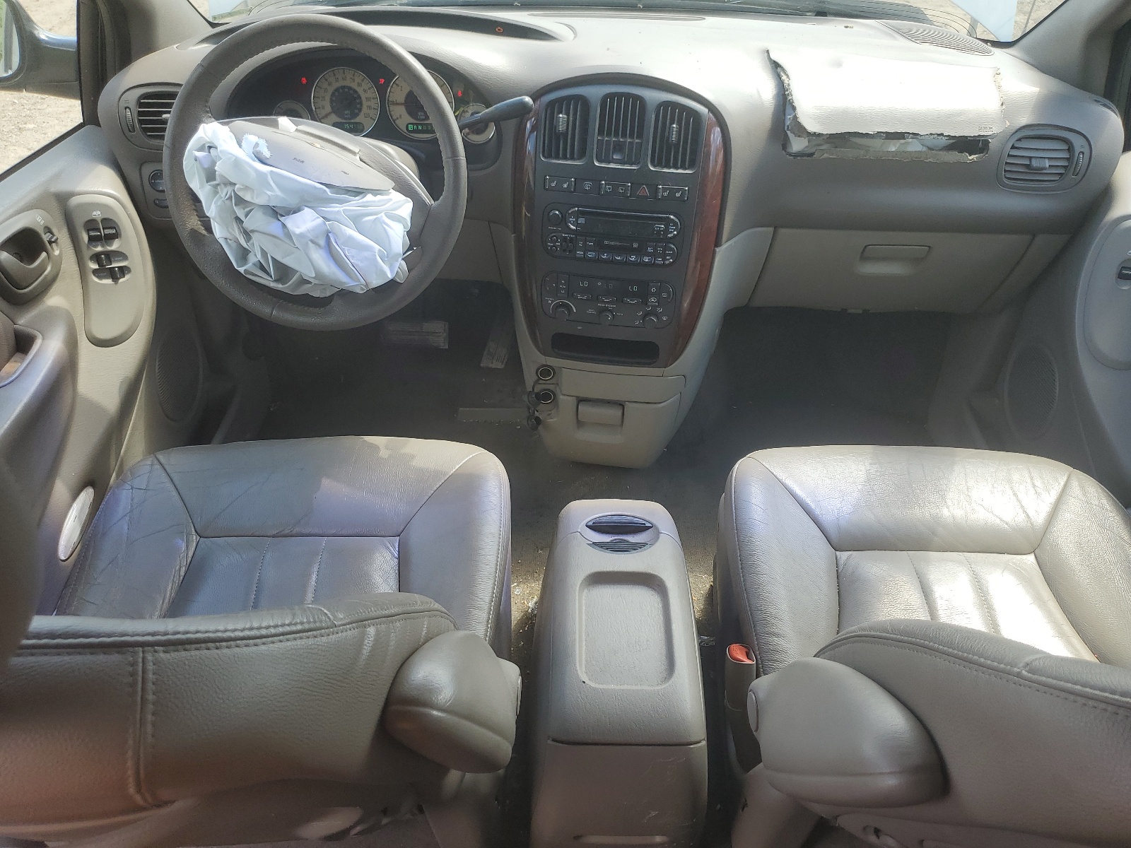 2C4GP54L52R675475 2002 Chrysler Town & Country Lxi