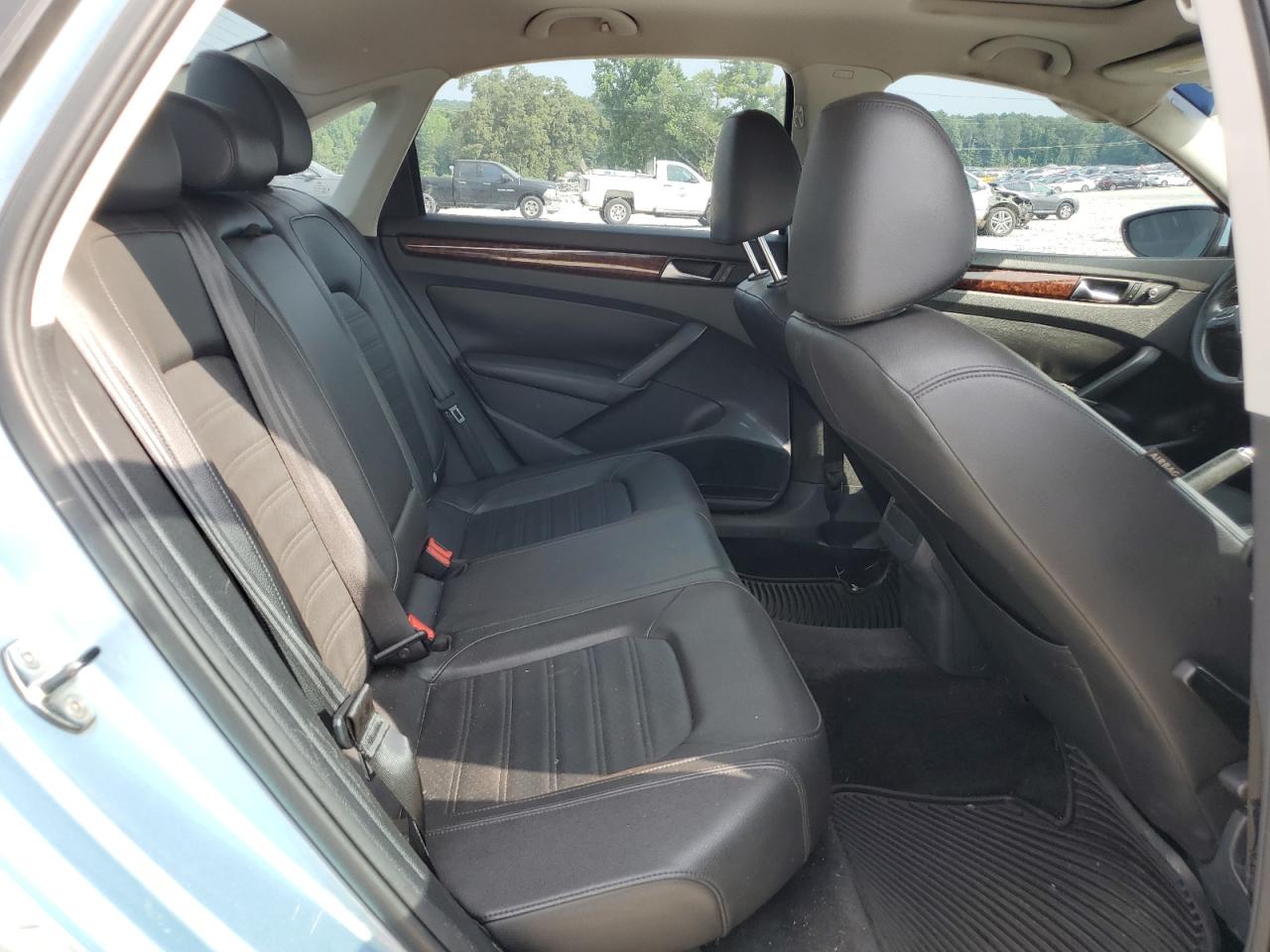 2012 Volkswagen Passat Sel VIN: 1VWCH7A33CC039043 Lot: 61001354