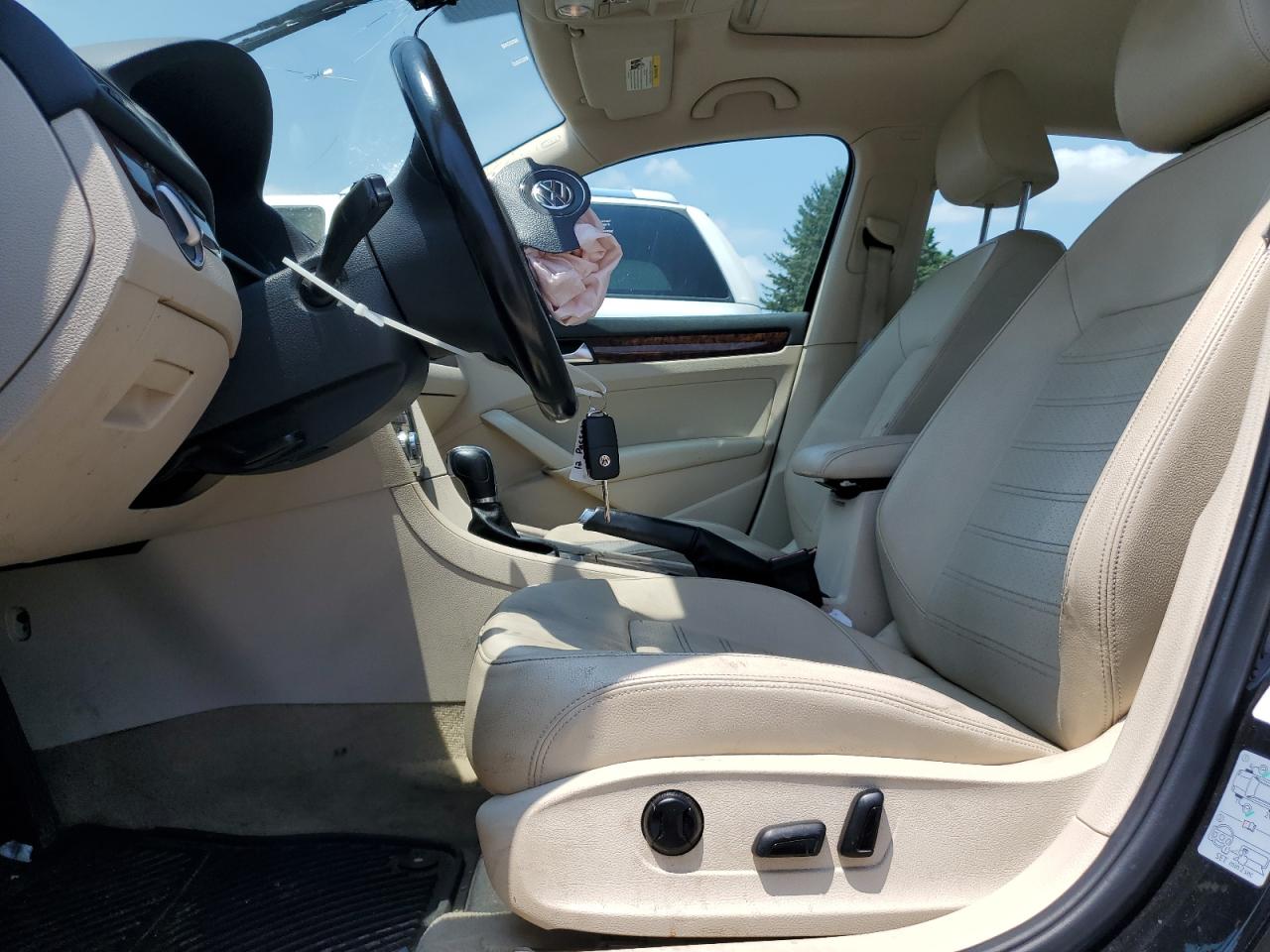 2012 Volkswagen Passat Sel VIN: 1VWCP7A34CC102945 Lot: 59419864