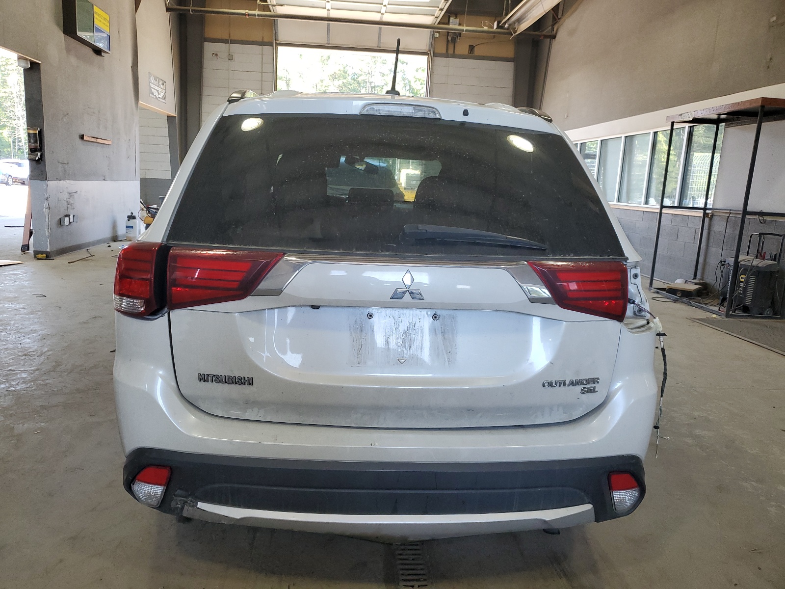 JA4AZ3A36GZ030091 2016 Mitsubishi Outlander Se