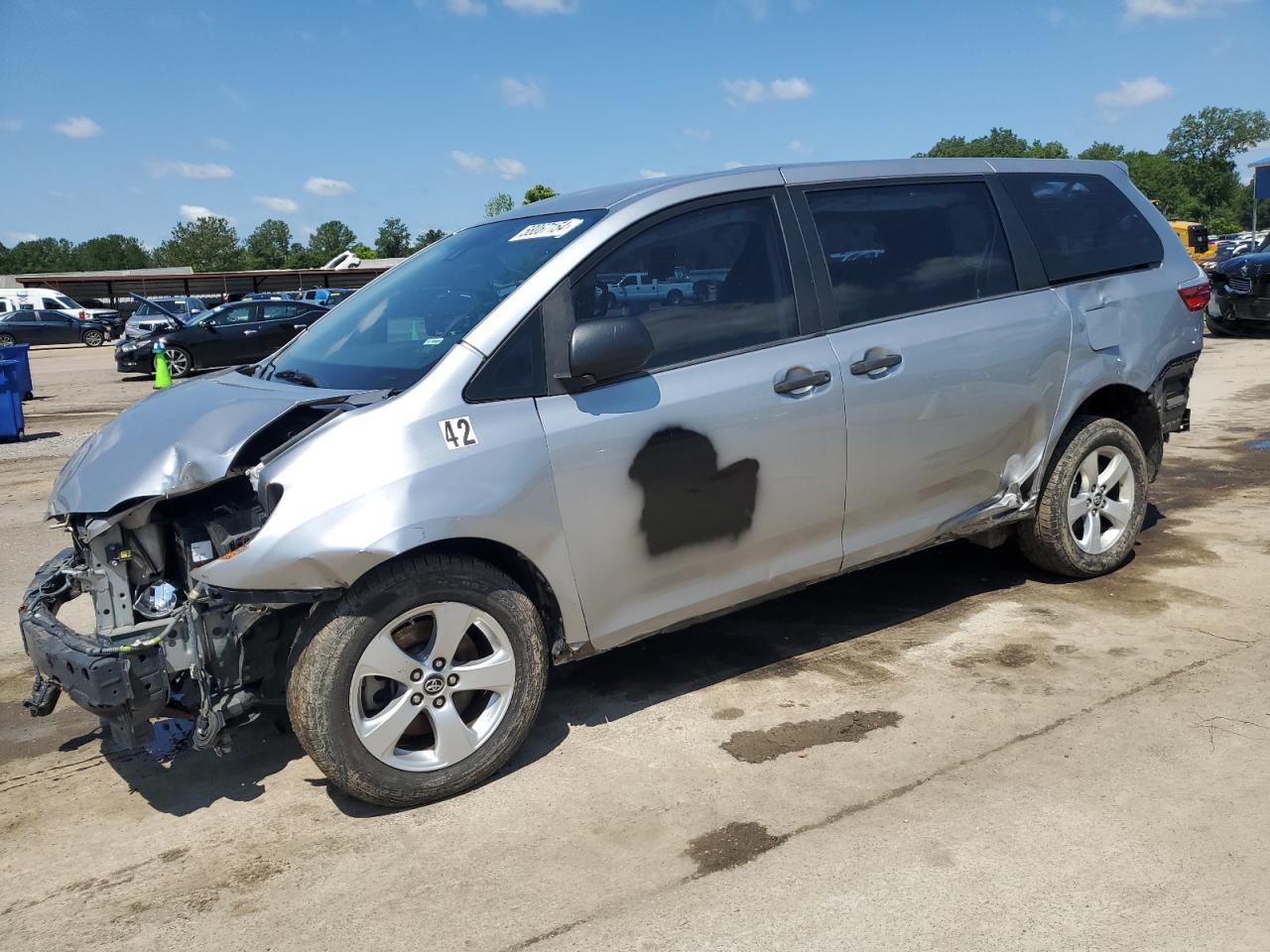 5TDZZ3DCXJS928724 2018 TOYOTA SIENNA - Image 1