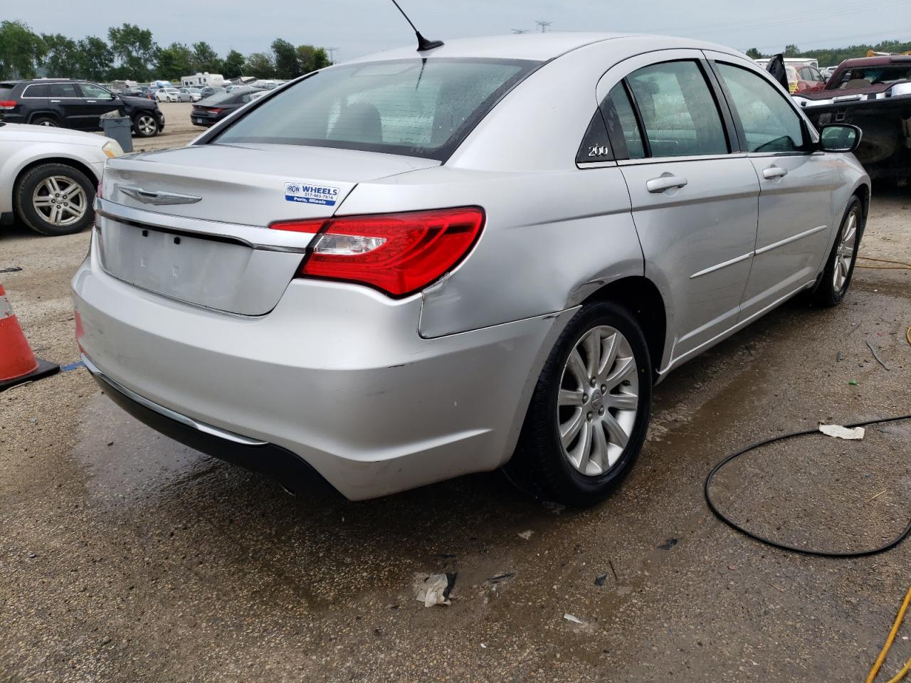 1C3BC1FG2BN568125 2011 Chrysler 200 Touring