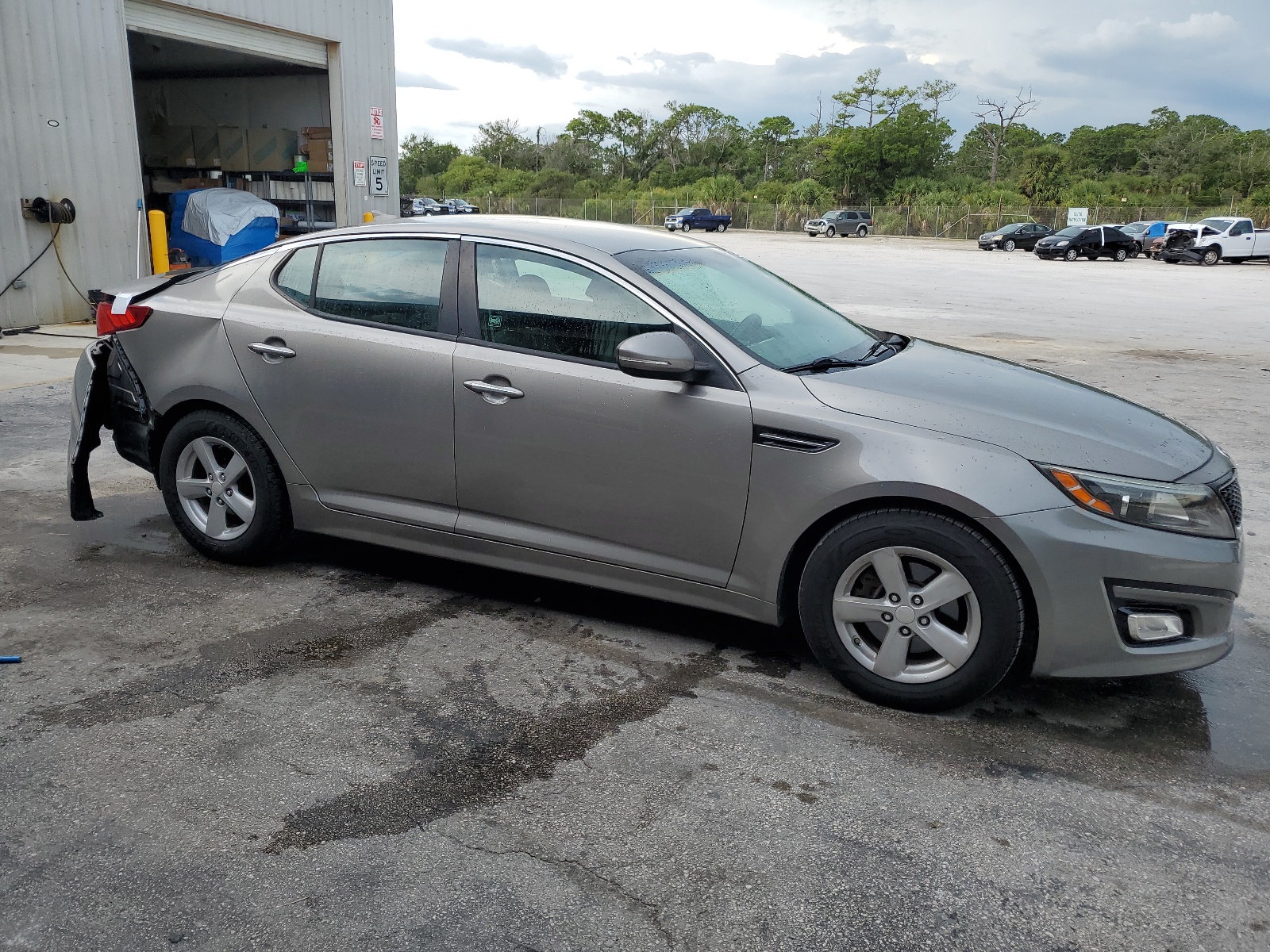 2015 Kia Optima Lx vin: 5XXGM4A72FG414975