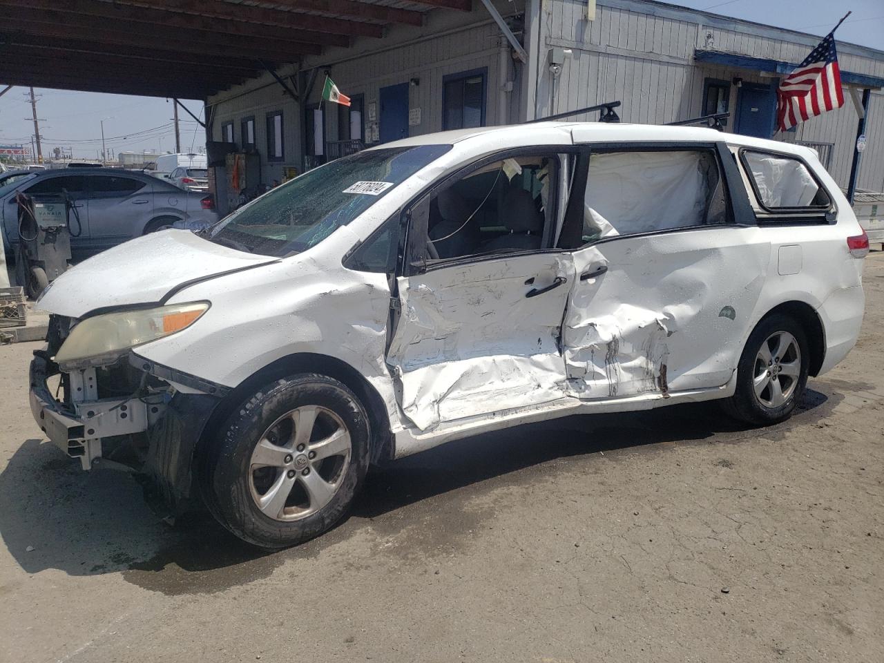 2011 Toyota Sienna VIN: 5TDZK3DC6BS036251 Lot: 58776024