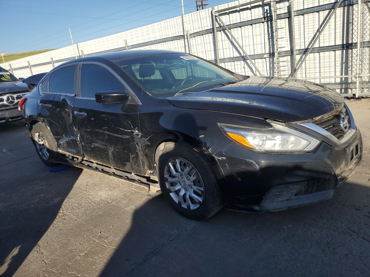 2016 Nissan Altima - Image 4