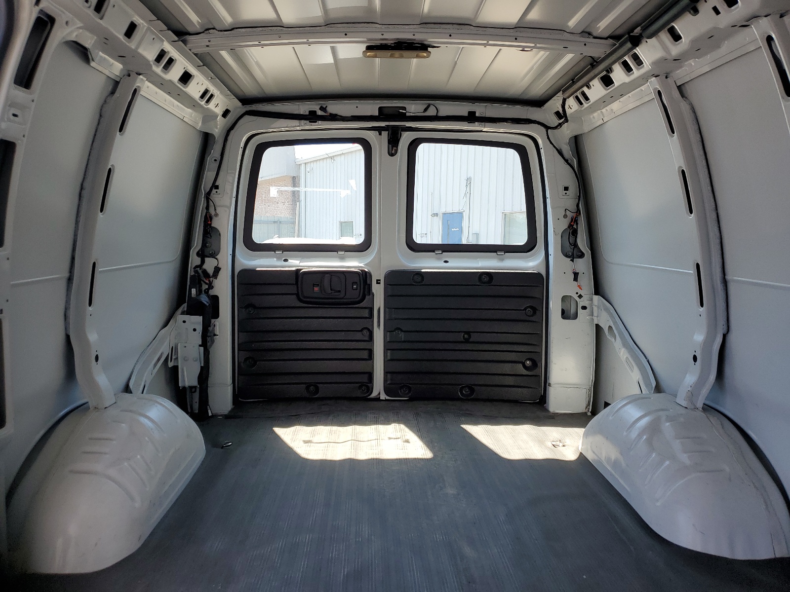 1GCWGAFP7N1242964 2022 Chevrolet Express G2500