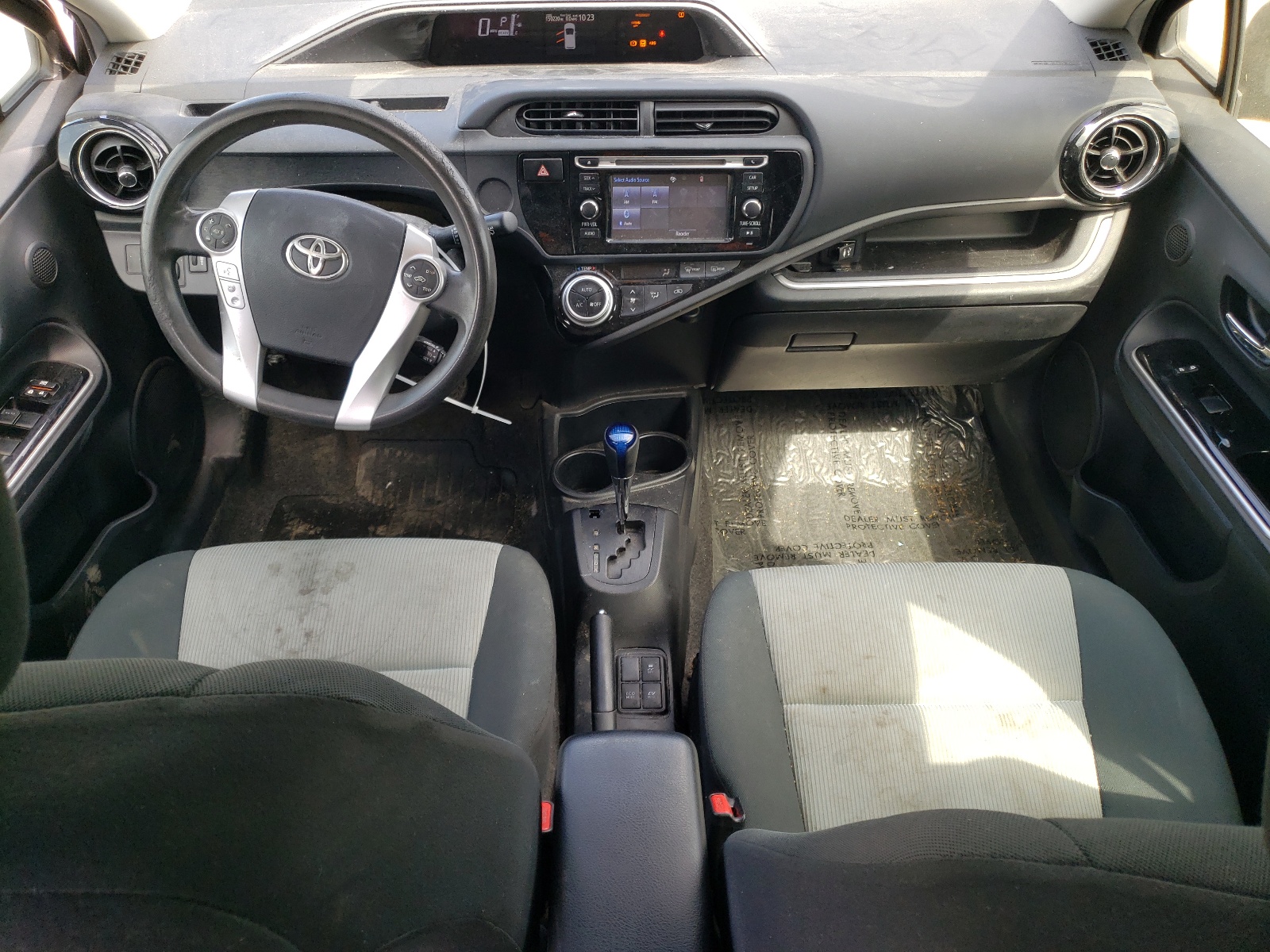 2015 Toyota Prius C vin: JTDKDTB36F1100130