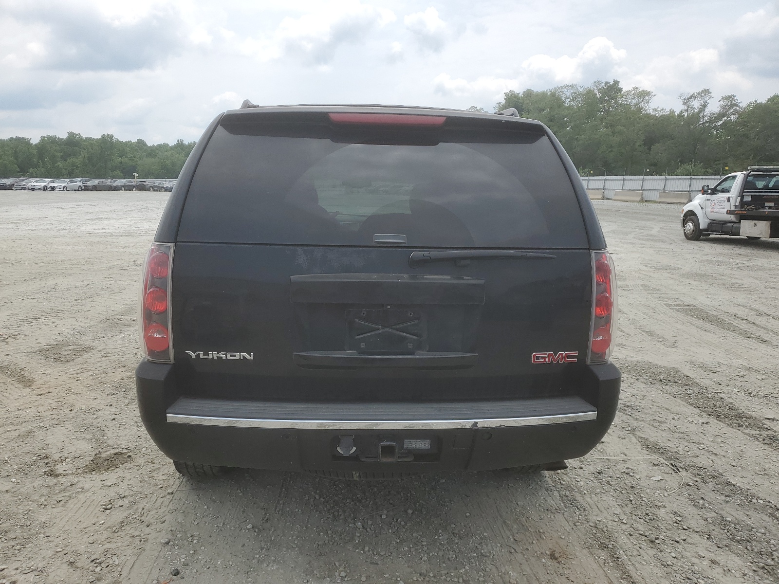 1GKFK63817J372593 2007 GMC Yukon Denali