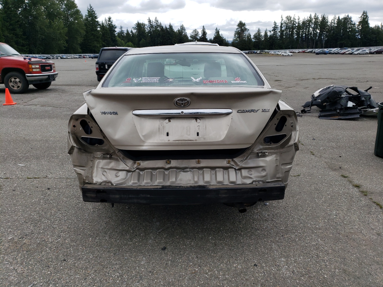 JTDBE32K640273105 2004 Toyota Camry Le