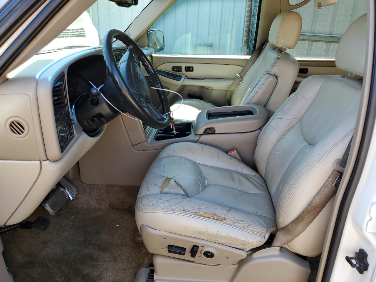 2003 Chevrolet Suburban - Image 7