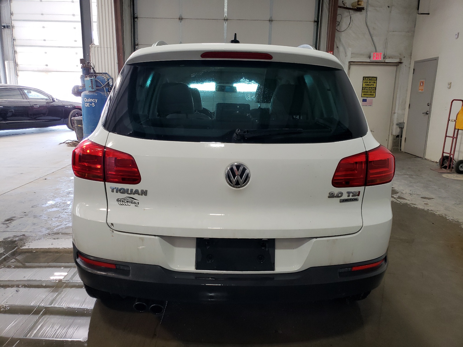 2015 Volkswagen Tiguan S vin: WVGBV7AX7FW613877