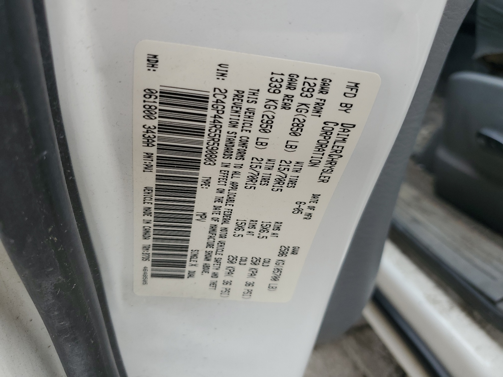 2C4GP44R55R590803 2005 Chrysler Town & Country Lx