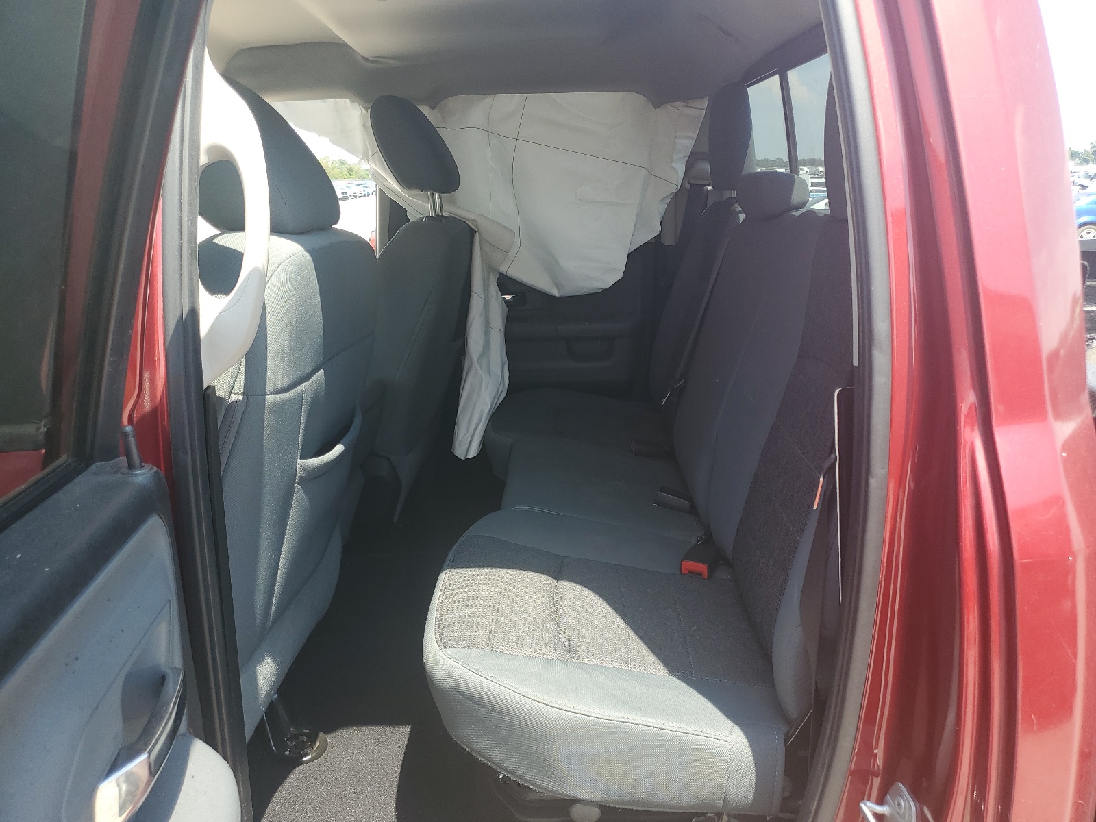 1C6RR7GT8FS669899 2015 Ram 1500 Slt