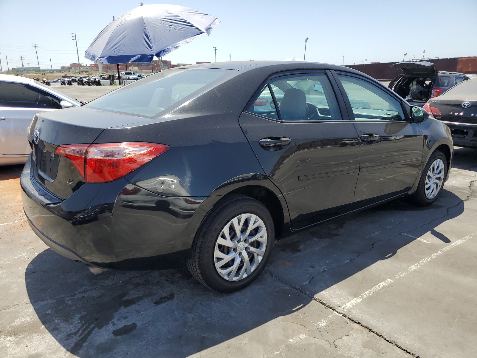 2018 Toyota Corolla L vin: 5YFBURHE4JP799855