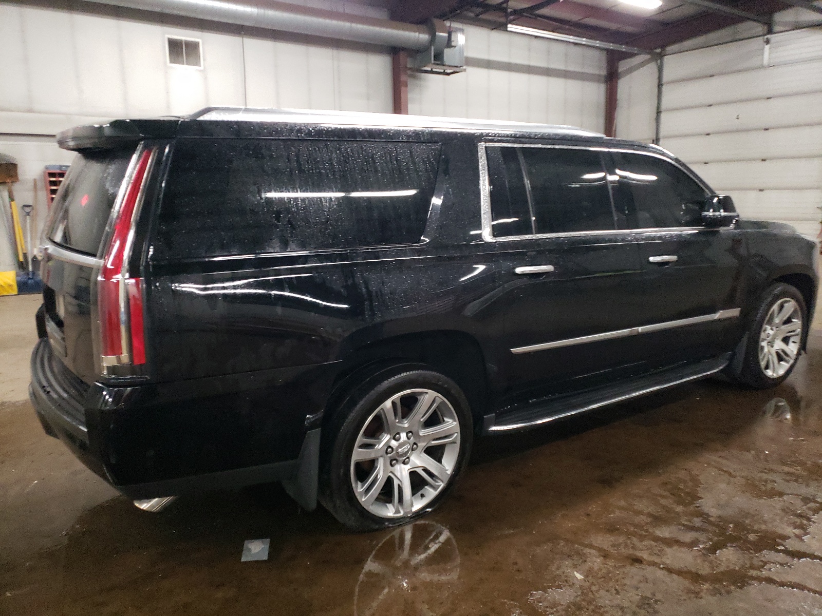 1GYS4HKJ7HR386645 2017 Cadillac Escalade Esv Luxury