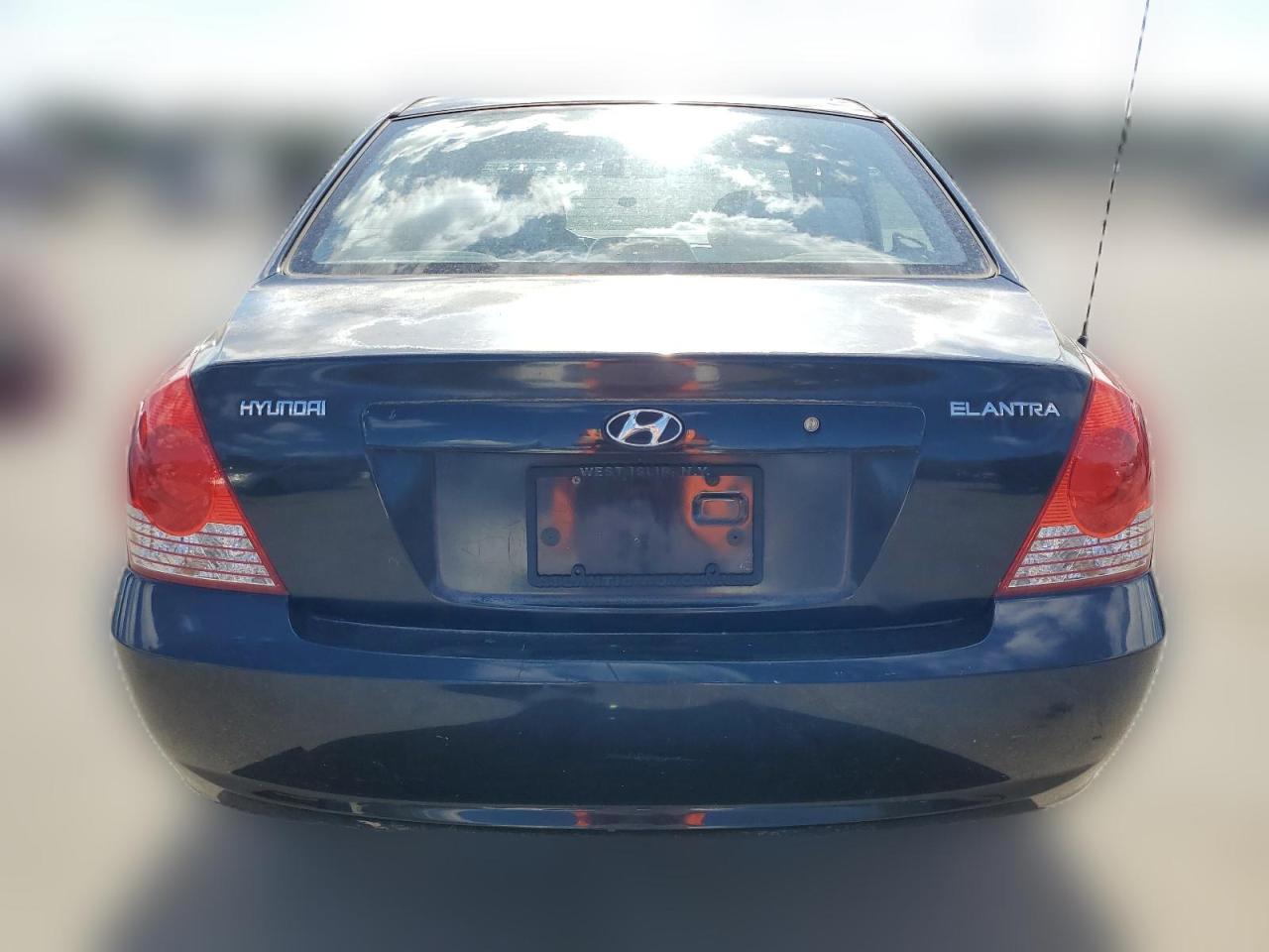 2005 Hyundai Elantra Gls VIN: KMHDN46D45U976394 Lot: 59207864