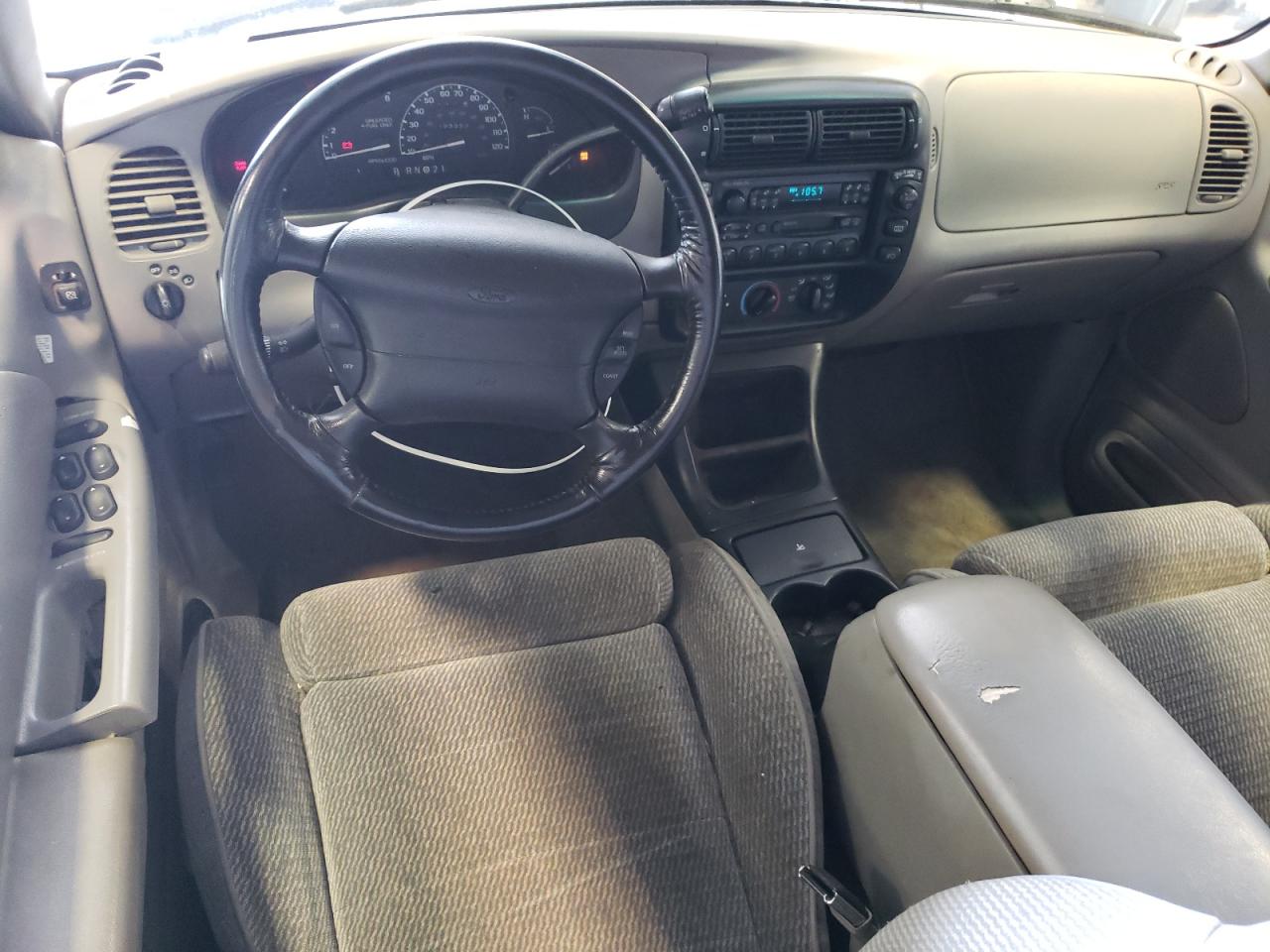 1996 Ford Explorer VIN: 1FMDU34X9TZA01402 Lot: 56907944