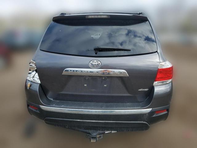  TOYOTA HIGHLANDER 2013 Серебристый