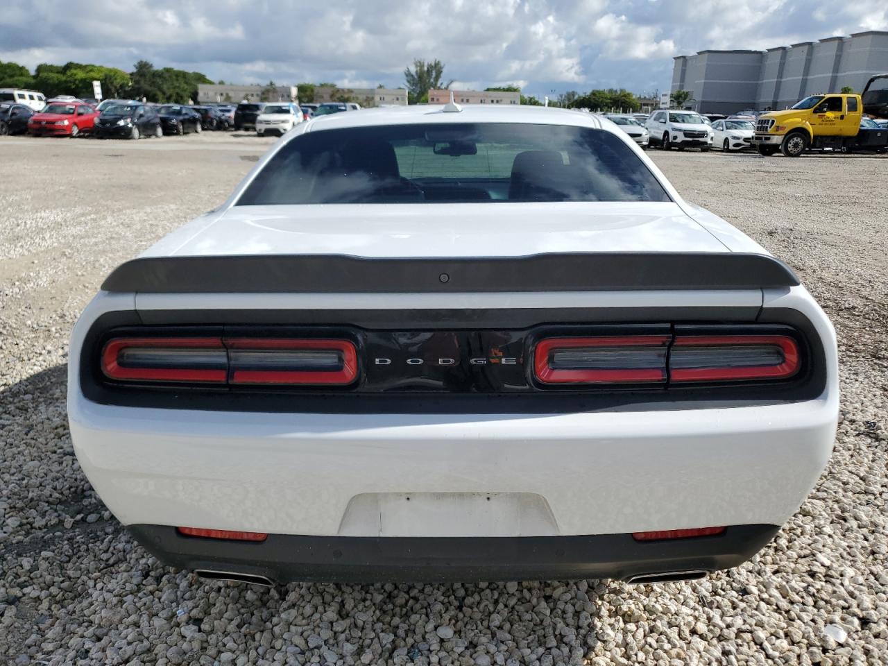 2018 Dodge Challenger Sxt VIN: 2C3CDZAG5JH339369 Lot: 60644104