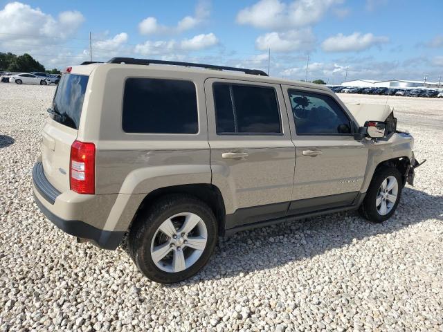 Parquets JEEP PATRIOT 2016 Kremowy