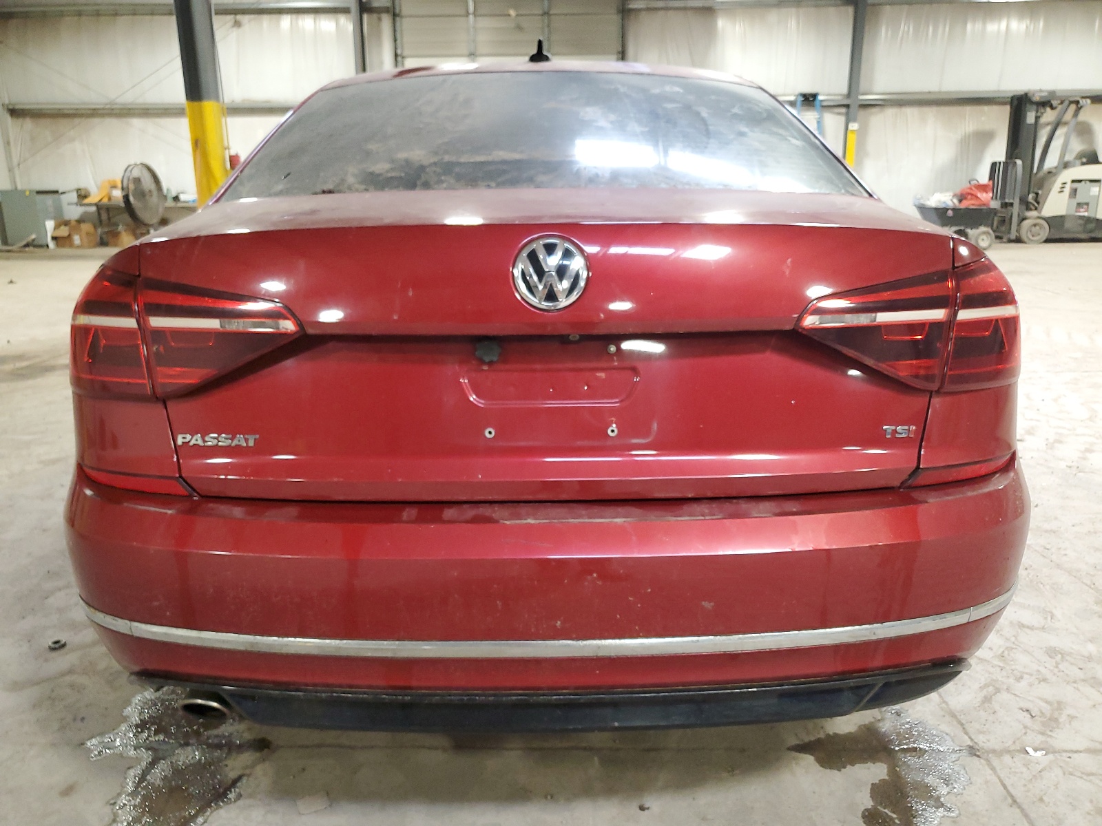 1VWAA7A31JC036330 2018 Volkswagen Passat S
