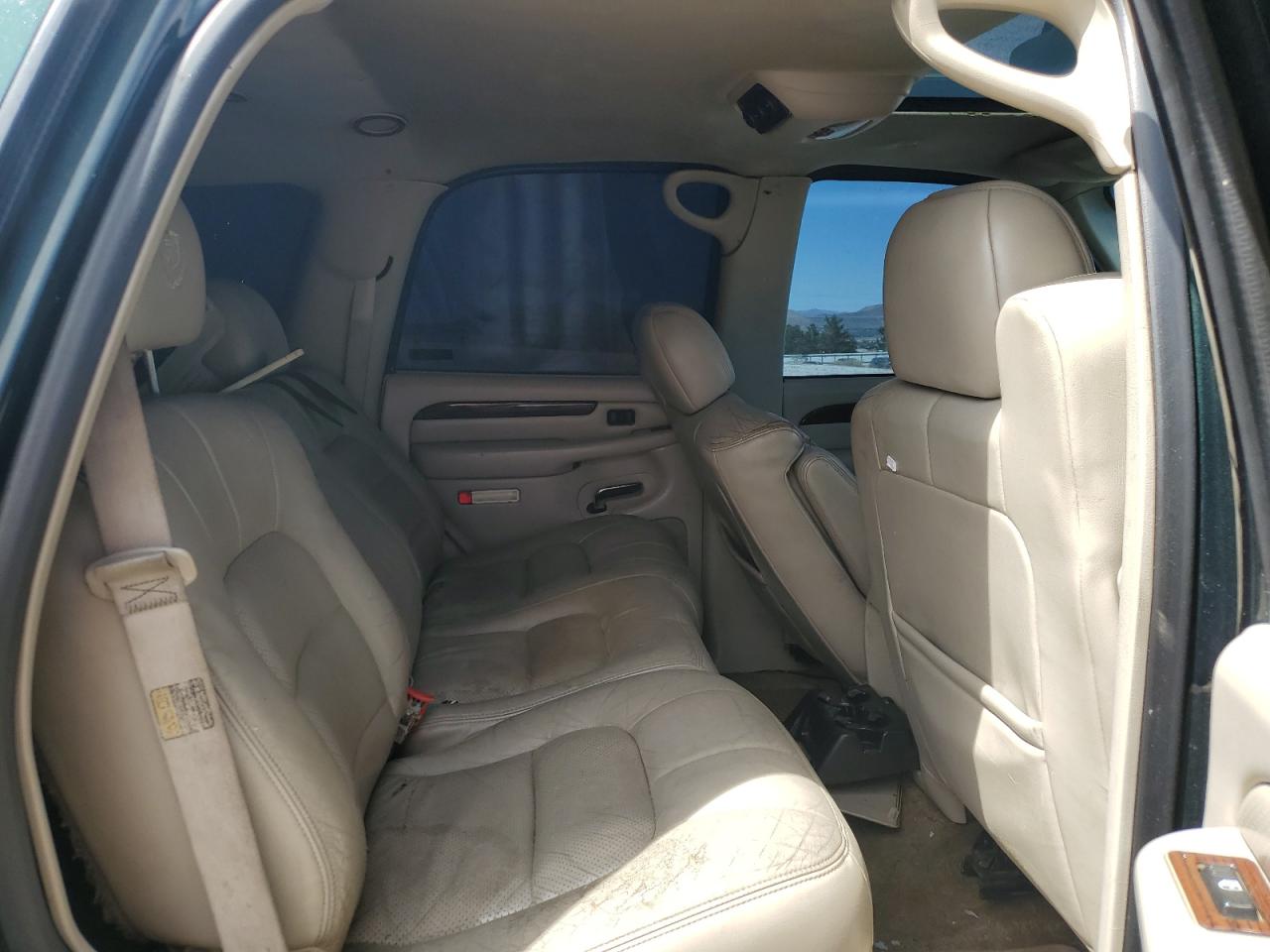 1GYEK63N62R103054 2002 Cadillac Escalade Luxury