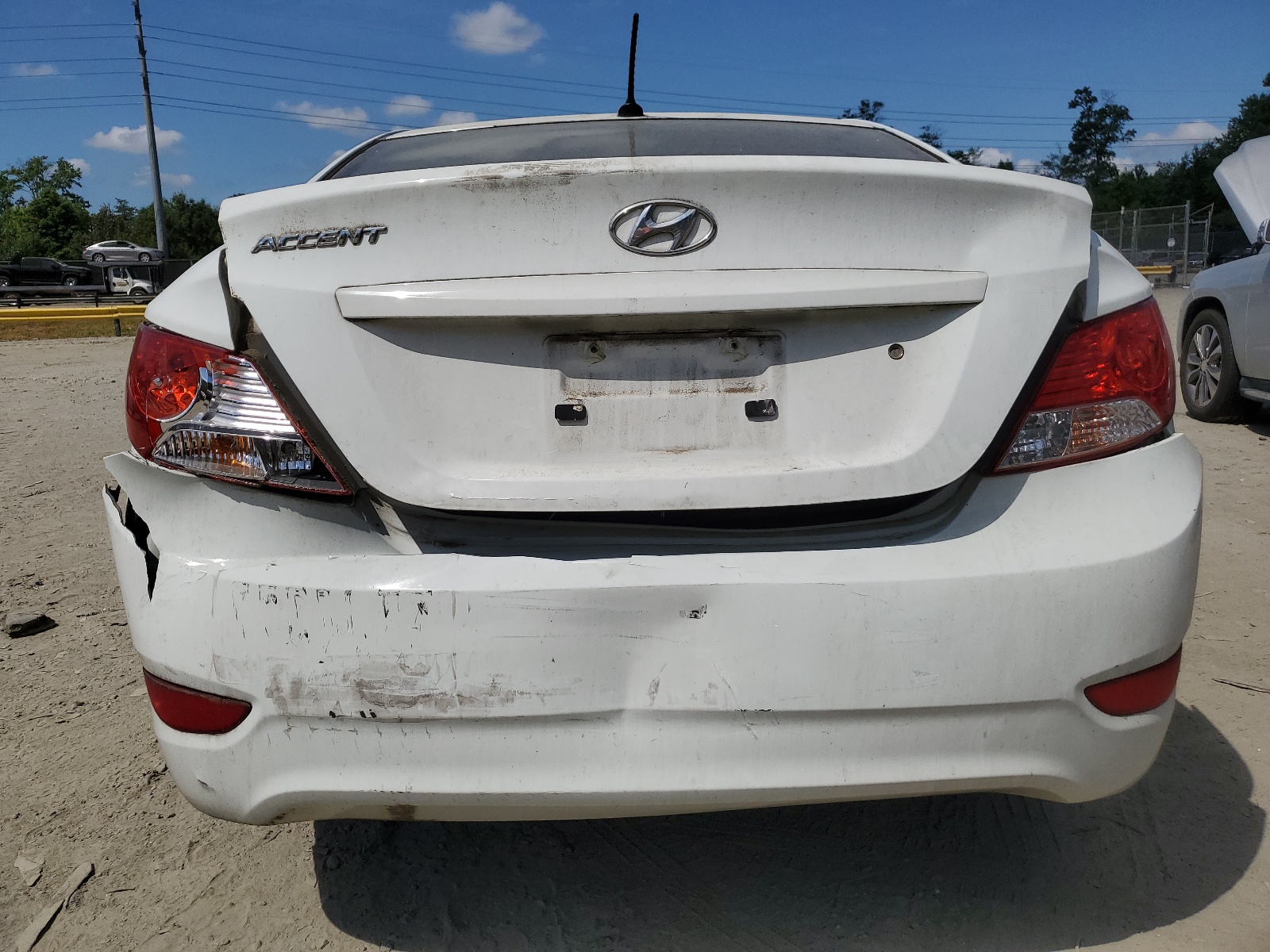 KMHCU4AE9EU768655 2014 Hyundai Accent Gls