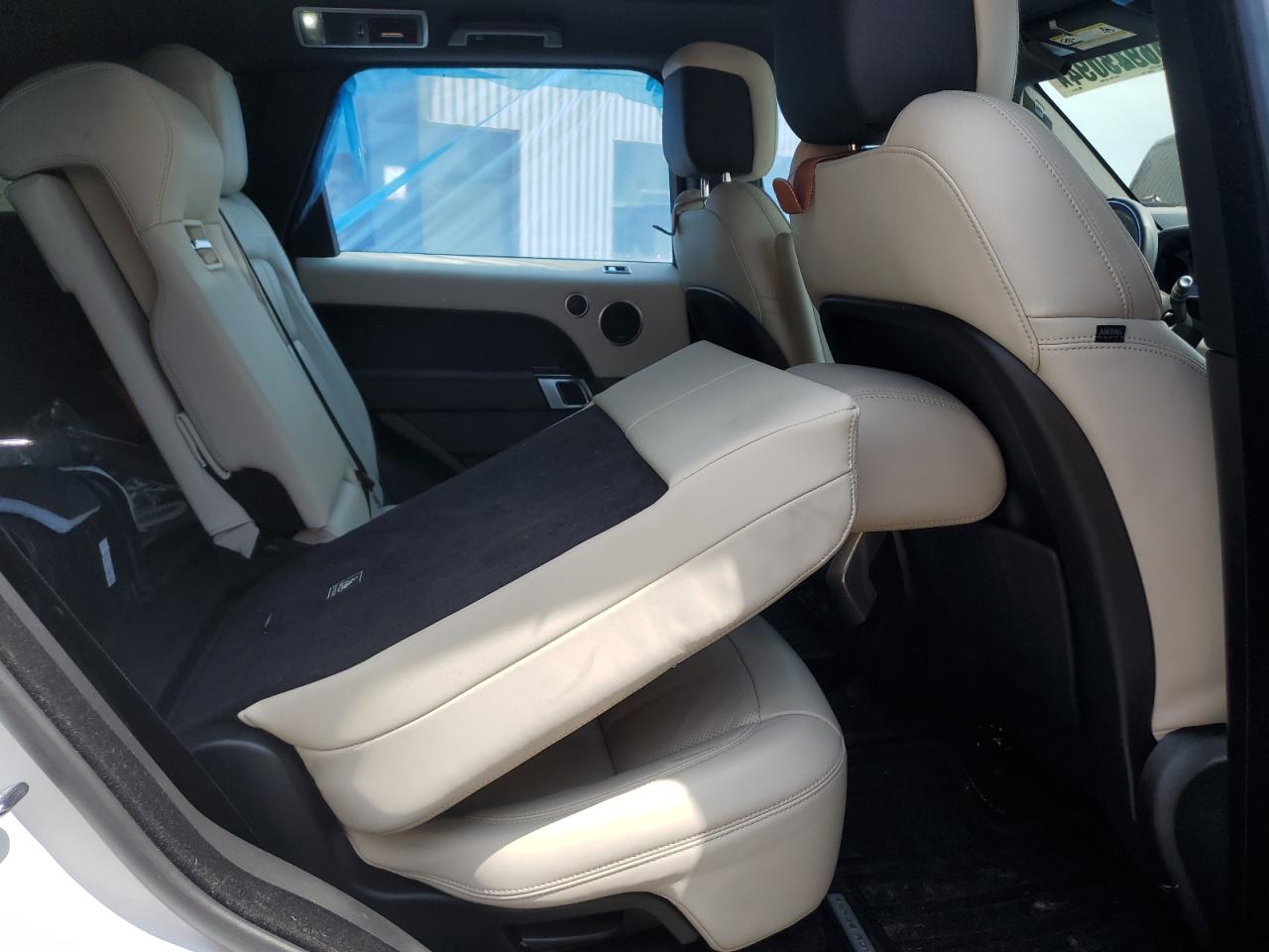 2022 Land Rover Range Rover - Image 11