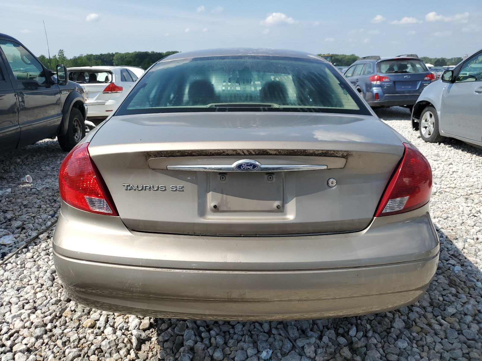 1FAFP53UX2G108174 2002 Ford Taurus Se