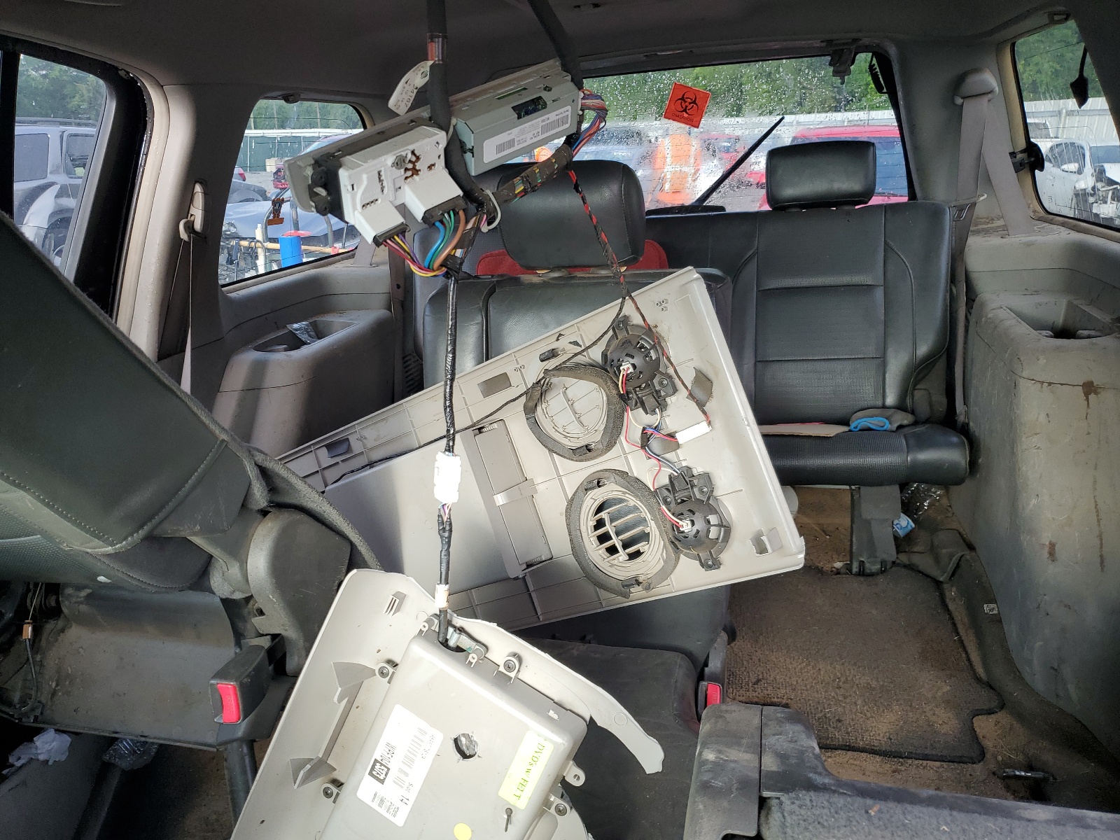 5N1AA08B34N743229 2004 Nissan Armada Se