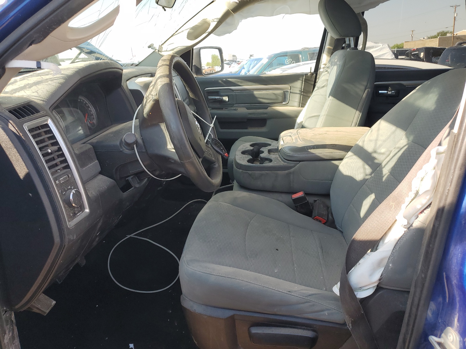 1C6RR7TT3KS689560 2019 Ram 1500 Classic Slt