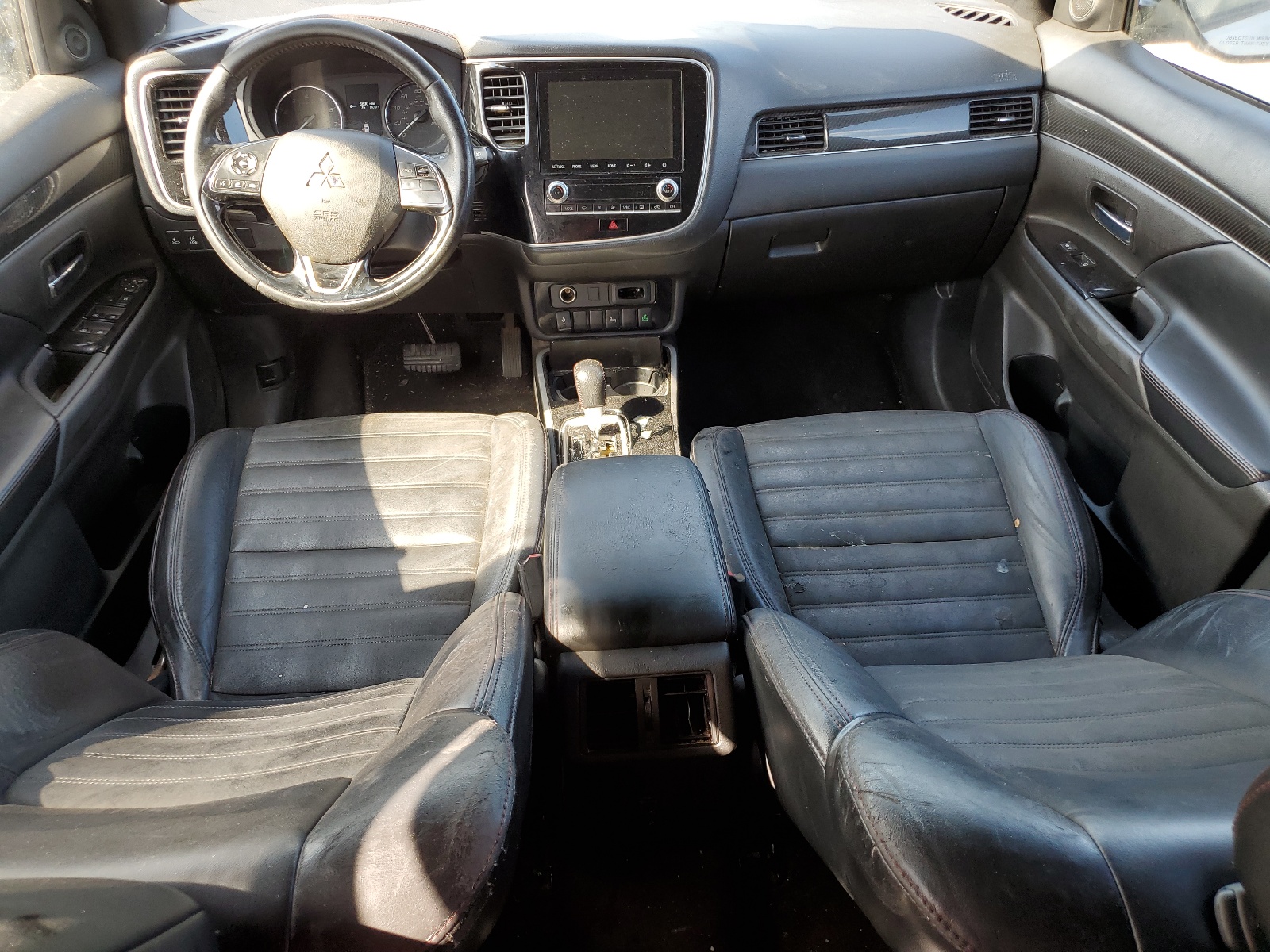JA4AZ3A37LZ031065 2020 Mitsubishi Outlander Se