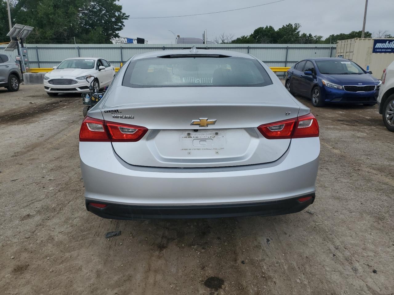 1G1ZE5ST2GF352560 2016 Chevrolet Malibu Lt