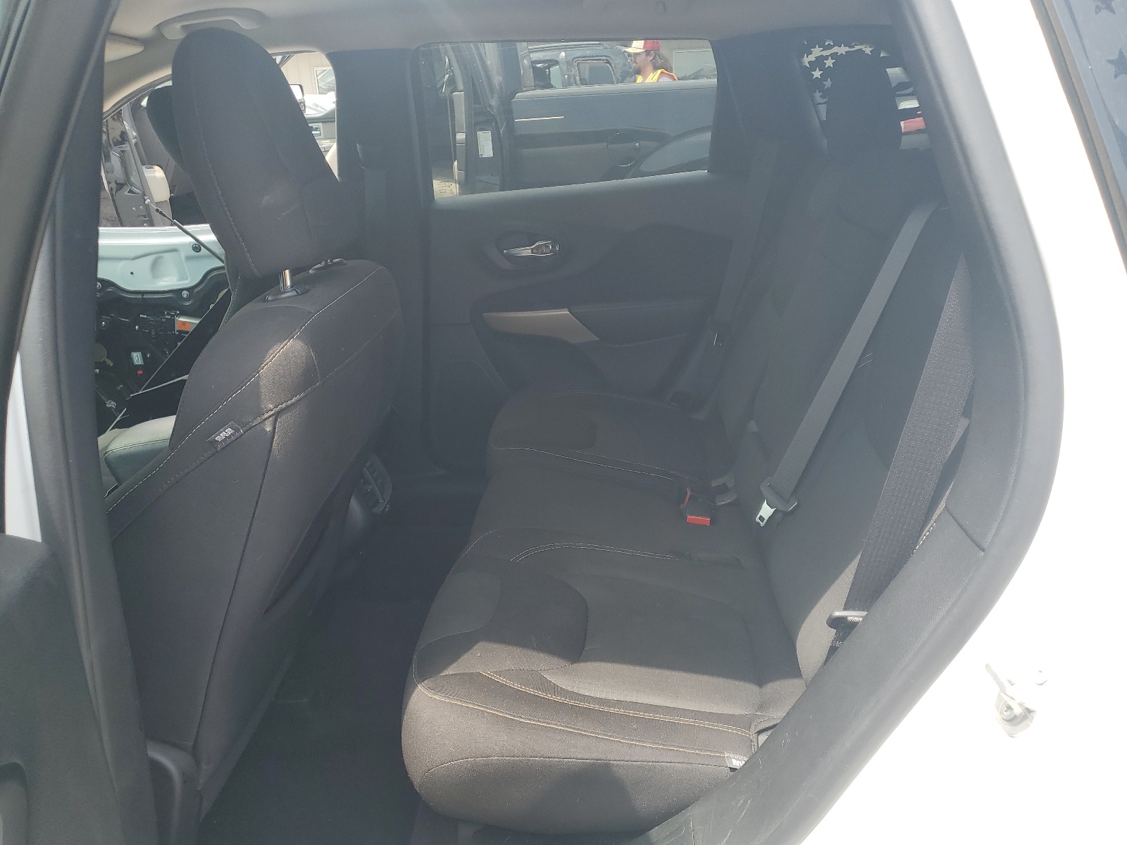 1C4PJLCB4HW573132 2017 Jeep Cherokee Latitude